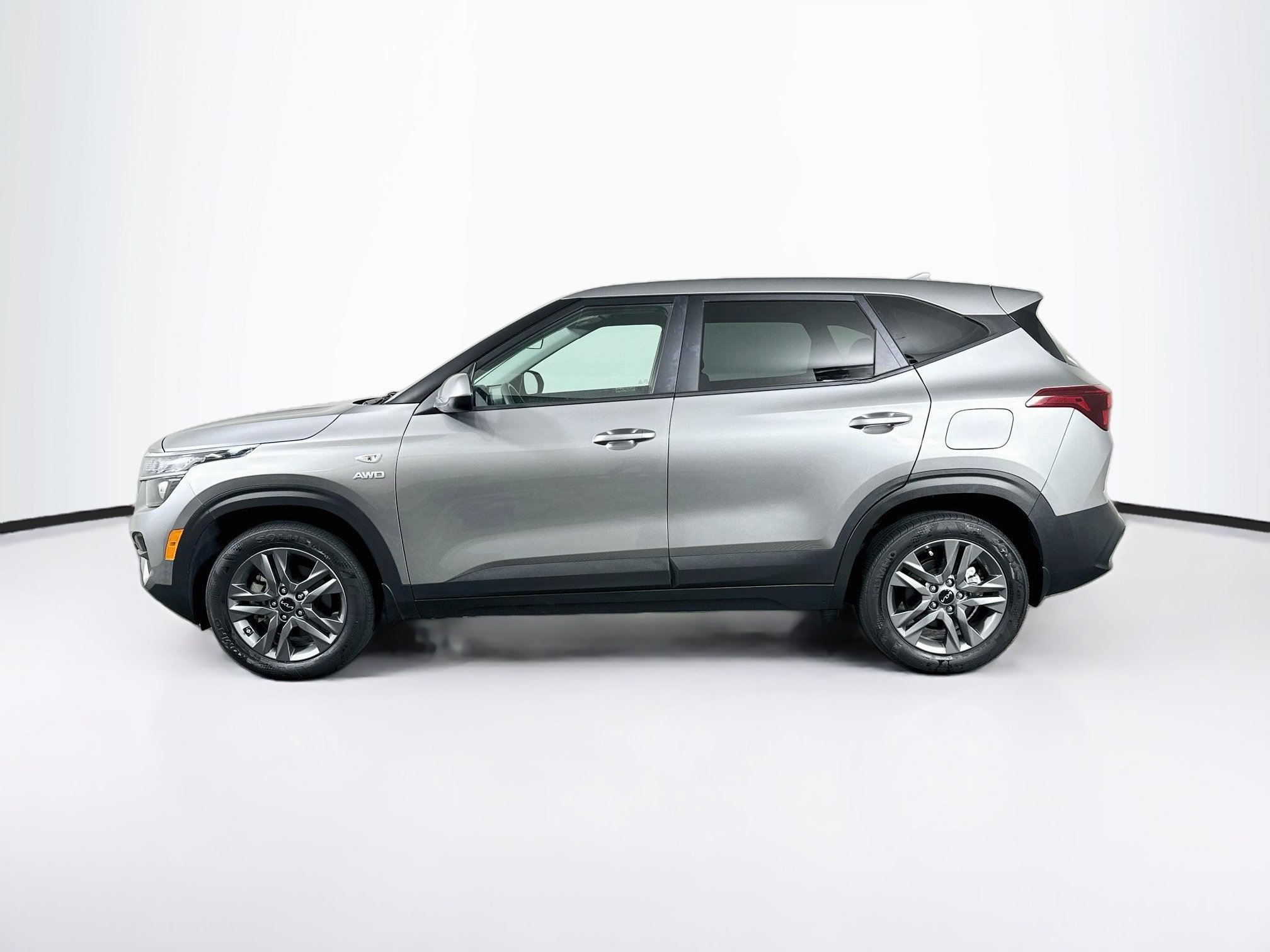 Used 2023 Kia Seltos LX AWD/4WD image 4