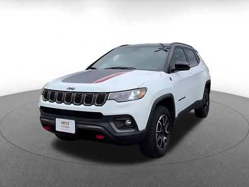 Used 2025 Jeep Compass Trailhawk AWD/4WD image 7