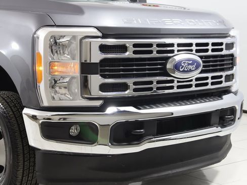 Used 2023 Ford F350 XLT image 35