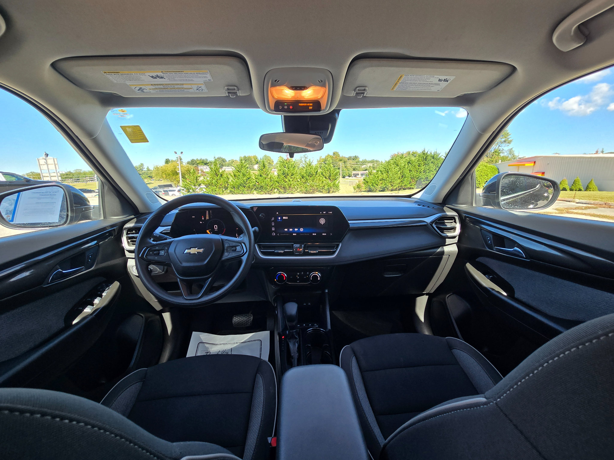 Used 2025 Chevrolet TrailBlazer LT AWD/4WD image 11