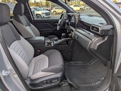 Used 2024 Toyota Tacoma TRD Off-Road image 18