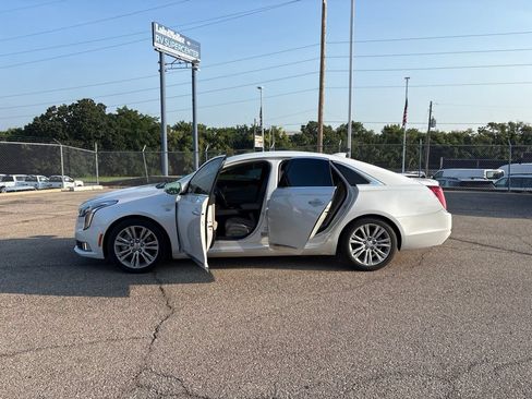 Used 2018 Cadillac XTS Luxury FWD image 4
