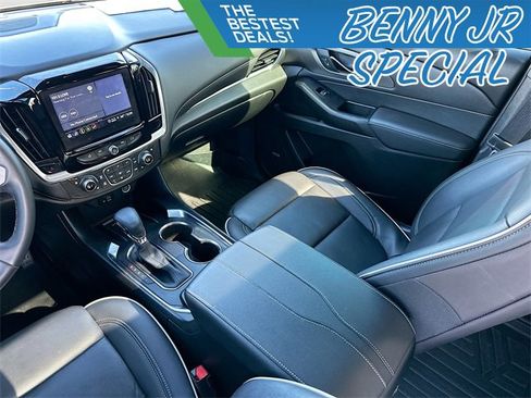Used 2023 Chevrolet Traverse Premier image 24