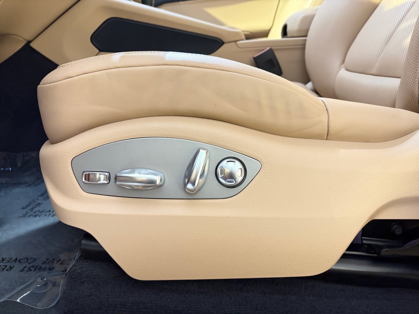 Certified 2026 Porsche Macan AWD/4WD image 23