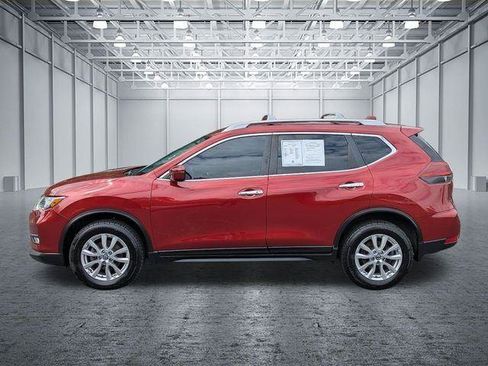 Used 2018 Nissan Rogue SV AWD/4WD image 2