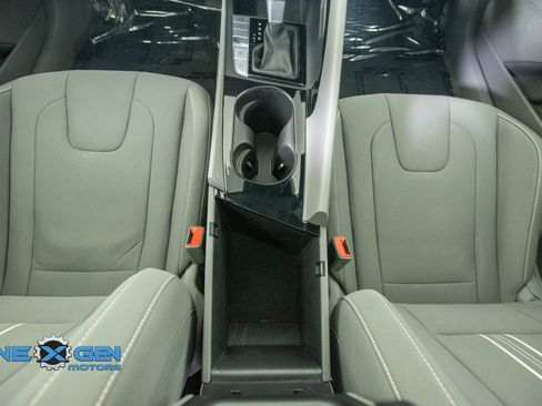 Used 2024 Hyundai Elantra SEL w/ Convenience Package FWD image 30