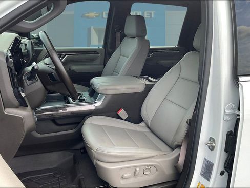 Used 2024 Chevrolet Silverado 2500 LTZ w/ LTZ Convenience Package image 22