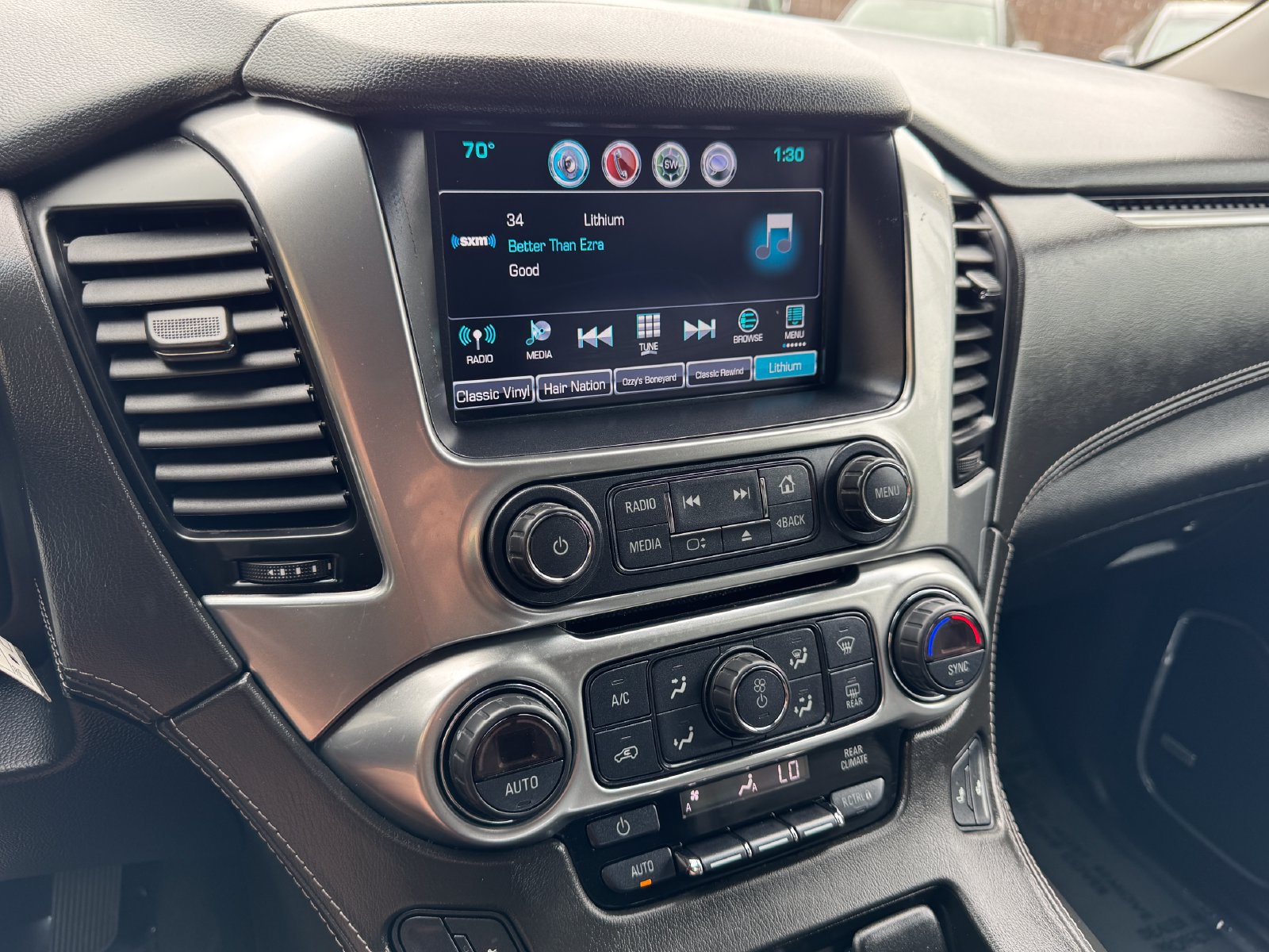 Used 2020 Chevrolet Suburban LT AWD/4WD image 27