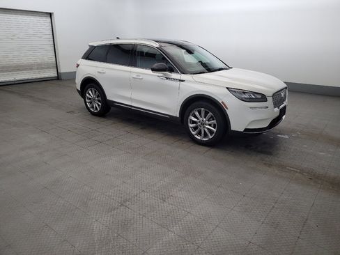 Used 2022 Lincoln Corsair AWD w/ Premium Package image 11