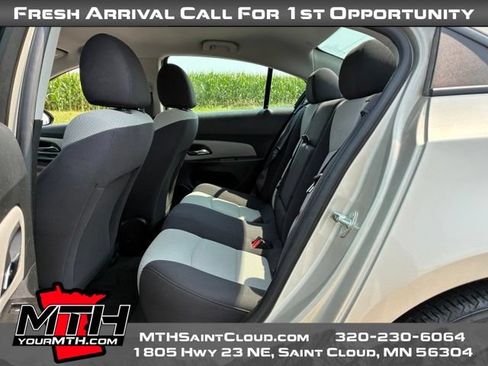 Used 2014 Chevrolet Cruze LS FWD image 10