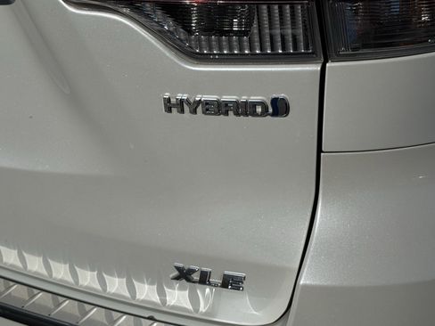 Used 2019 Toyota Highlander XLE image 47