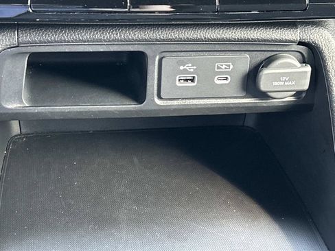 Used 2025 Honda Pilot Sport image 40