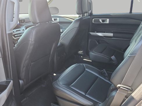 Certified 2023 Ford Explorer XLT w/ Equipment Group 202A AWD/4WD image 8