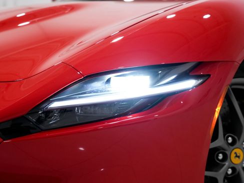 Used 2023 Ferrari Roma image 31