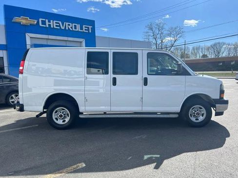 Used 2024 GMC Savana 2500 w/ Driver Convenience Package RWD image 4
