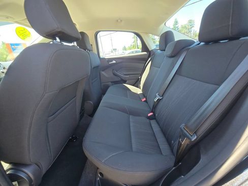 Used 2015 Ford Focus SE w/ SE Sport Package FWD image 16