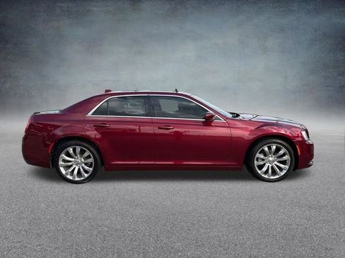 Used 2019 Chrysler 300 Touring w/ Quick Order Package 2EF image 4
