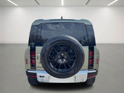 Used 2025 Land Rover Defender 110 S image 5