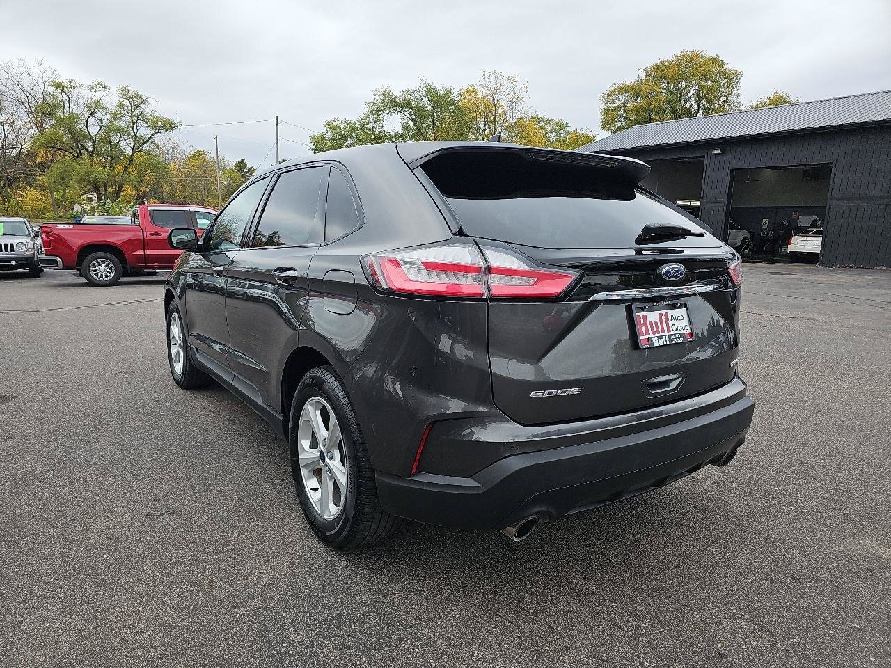 Used 2019 Ford Edge SE FWD image 5