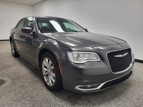 Used 2015 Chrysler 300 Limited w/ Driver Convenience Group image 21