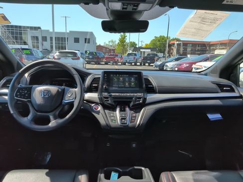 Used 2024 Honda Odyssey Sport image 13