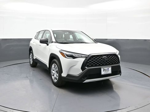 Certified 2022 Toyota Corolla Cross L AWD/4WD image 3