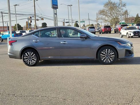 Used 2023 Nissan Altima 2.5 SV image 12