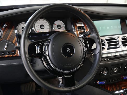 Used 2016 Rolls-Royce Wraith image 15