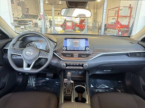 Used 2023 Nissan Altima 2.5 SV FWD image 20