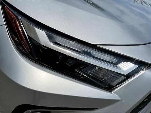 Used 2022 Toyota RAV4 XLE AWD/4WD image 48