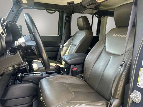 Used 2017 Jeep Wrangler Unlimited Sahara w/ Dual Top Group AWD/4WD image 13