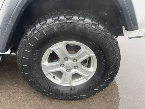 Used 2019 Jeep Wrangler Unlimited Sport S image 9