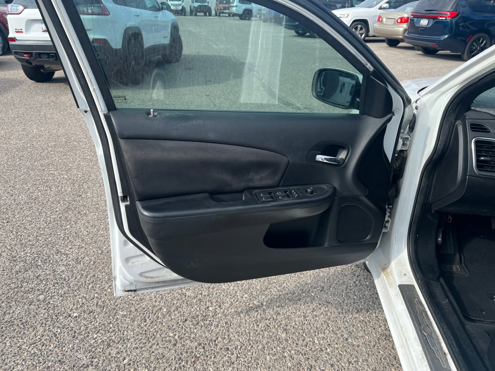 Used 2013 Chrysler 200 Touring FWD image 13