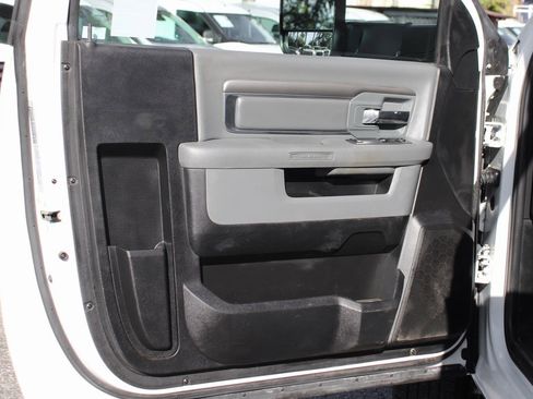 Used 2018 RAM 3500 Tradesman w/ Chrome Appearance Group image 15