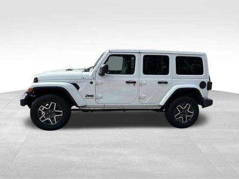 Used 2025 Jeep Wrangler Unlimited Sahara AWD/4WD image 2