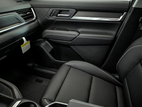 New 2026 GMC Terrain Denali w/ LPO, Floor Liner Package AWD/4WD image 18