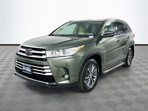 Used 2019 Toyota Highlander XLE w/ Protection Package #3 AWD/4WD image 5