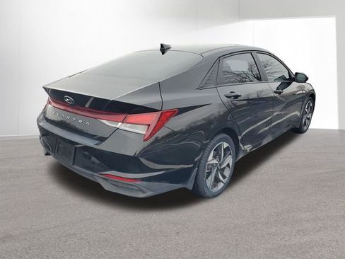 Used 2023 Hyundai Elantra SEL w/ Convenience Package image 13