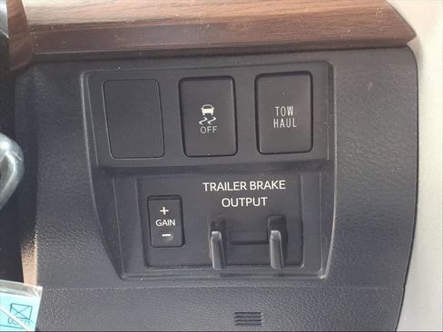 Used 2018 Toyota Tundra Limited image 23