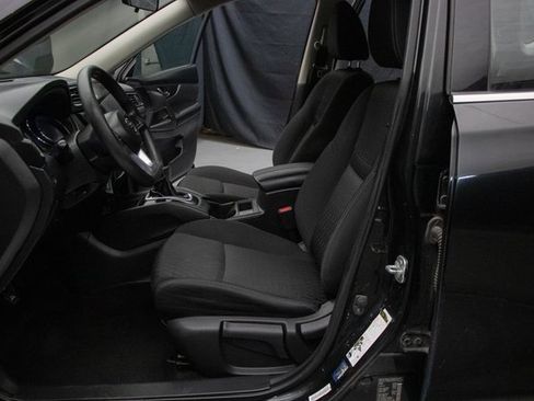 Used 2017 Nissan Rogue S image 28