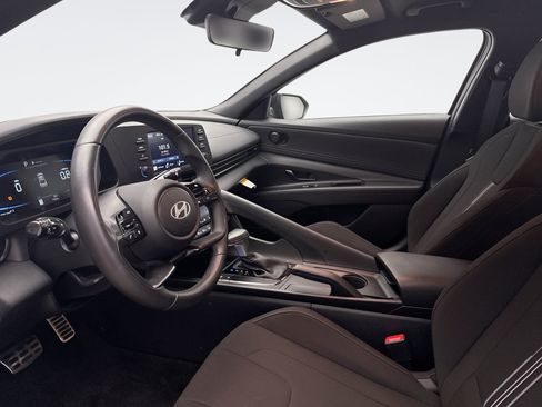 Used 2025 Hyundai Elantra Sport FWD image 9