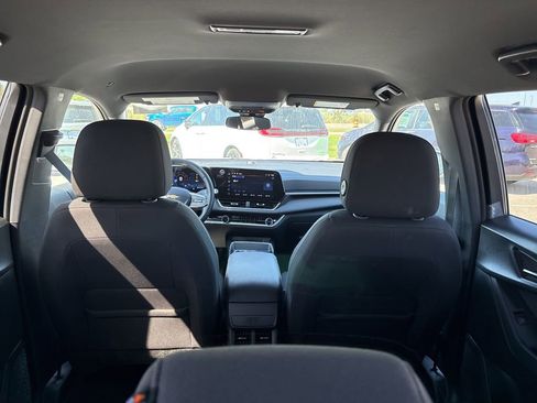 Used 2026 Chevrolet Equinox LT FWD image 11