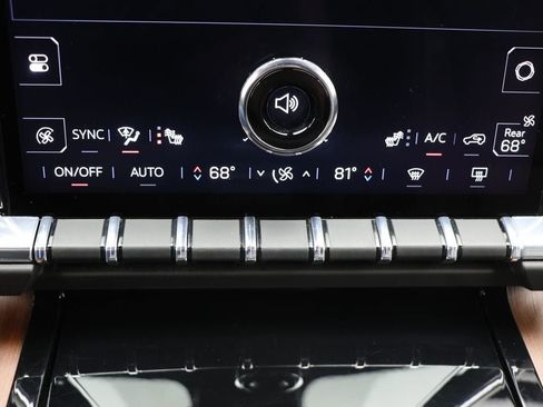 Used 2025 GMC Yukon XL Denali image 23