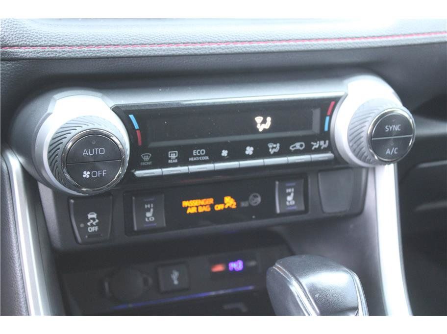 Used 2021 Toyota RAV4 SE w/ Weather & Moonroof Package AWD/4WD image 27