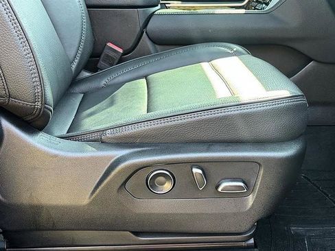 Used 2024 GMC Yukon XL Denali w/ Advanced Technology Package image 69