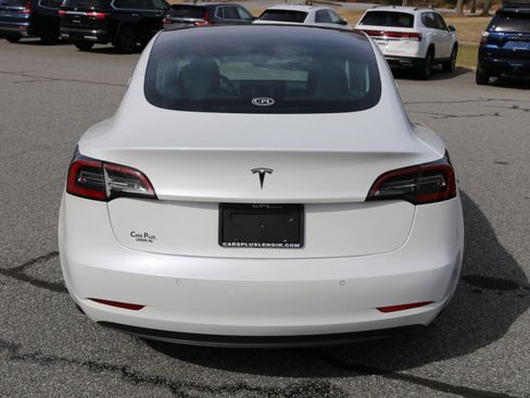 Used 2019 Tesla Model 3 image 4