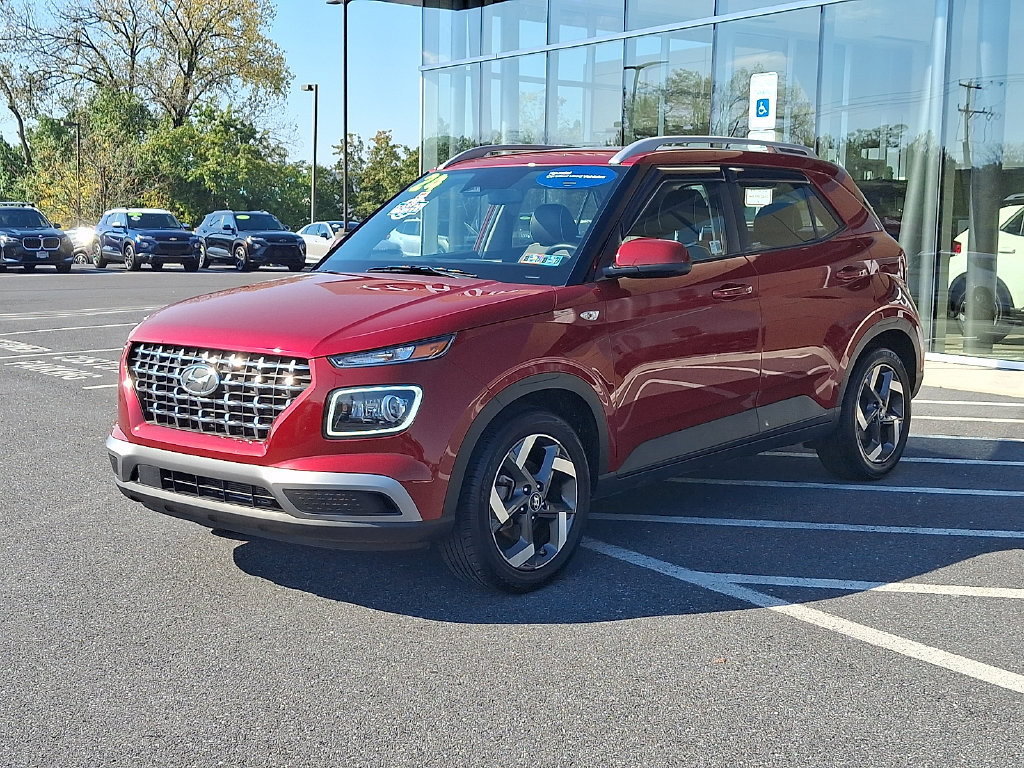 Used 2024 Hyundai Venue Limited FWD image 3