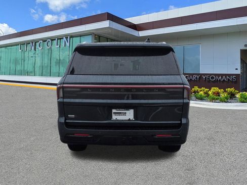 New 2026 Lincoln Navigator Premiere AWD/4WD image 5
