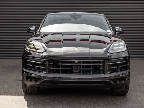 Certified 2024 Porsche Cayenne S AWD/4WD image 7