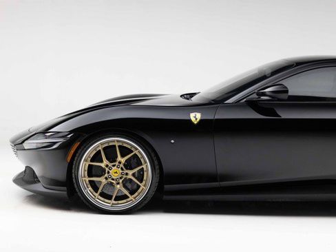 Used 2022 Ferrari Roma image 25